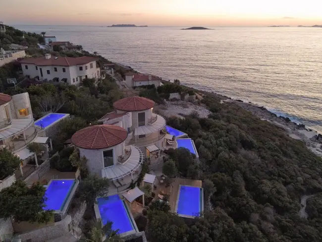 Lighthouse Hotel